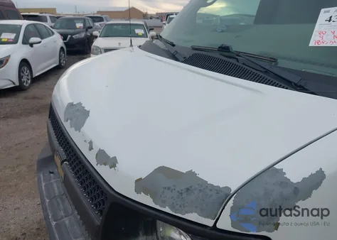 2013 Chevrolet Express 2500 Work Van z USA, uszkodzony, nr VIN 1GCWGFCAXD1140635